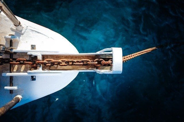 Un barco no debería navegar con una sola ancla