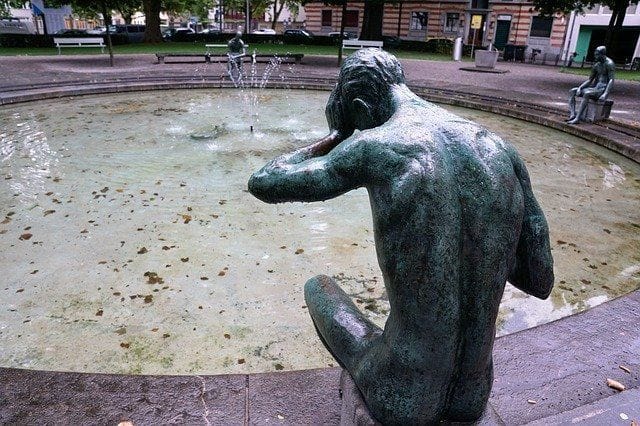 Acusar a los demás de los infortunios propios es... 